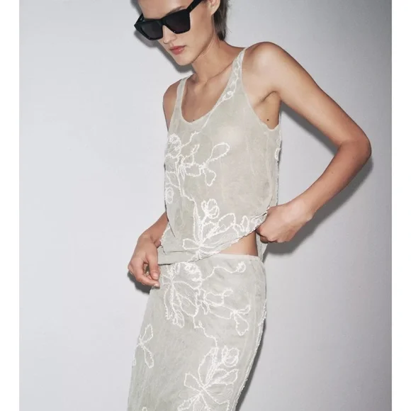 ❗️BUY NOW❗️ITEM WILL BE REMOVED SOON❗️ZARA Semi-Sheer Structured Knit Top - Picture 2 of 7